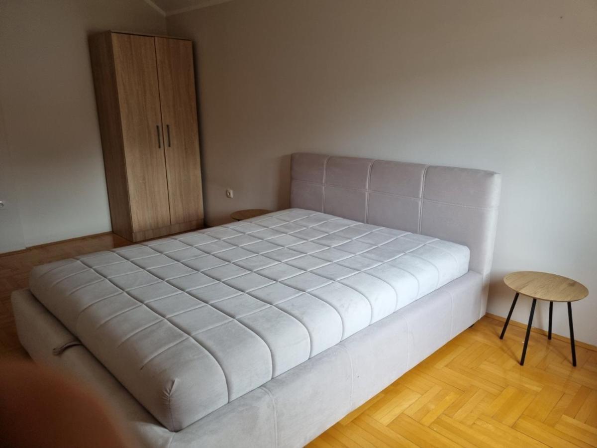 Apartman Branko Kruševac Buitenkant foto