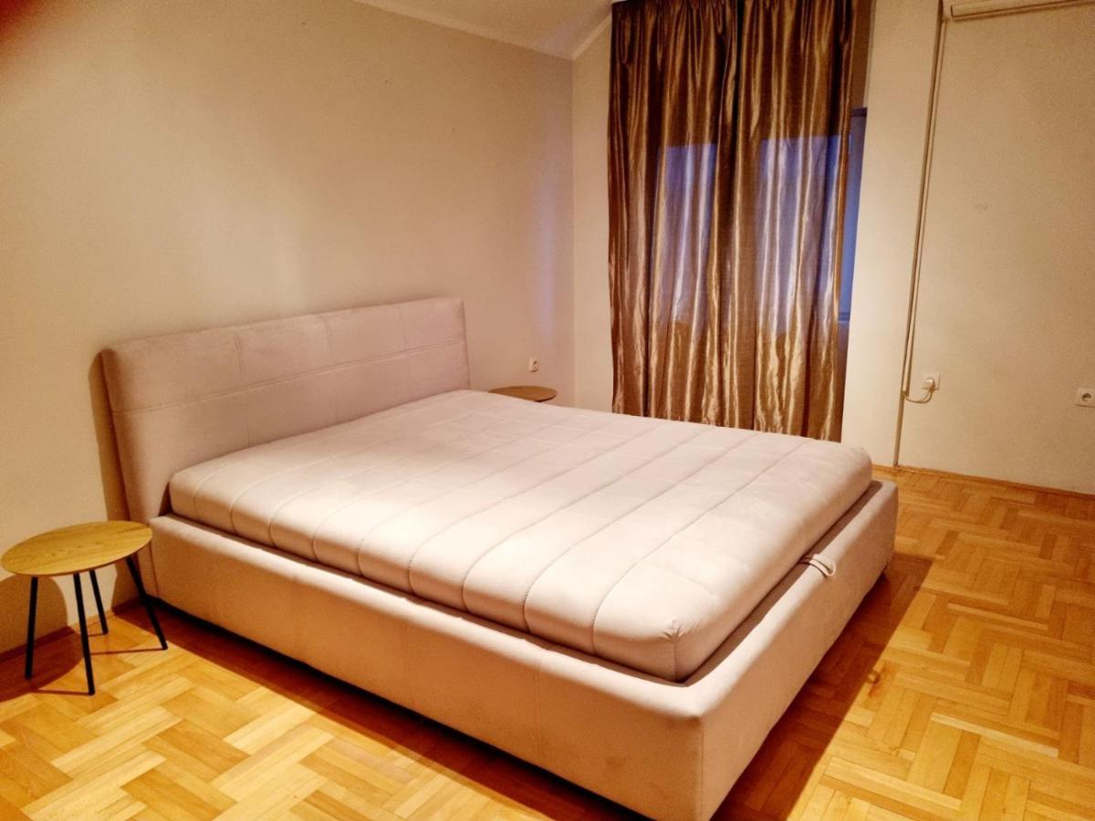 Apartman Branko Kruševac Buitenkant foto